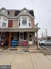 1415 W KING ST, York, PA 17404