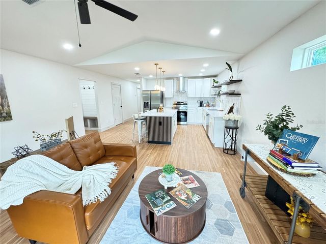 823 NW 13TH AVENUE, Ocala, FL 34475