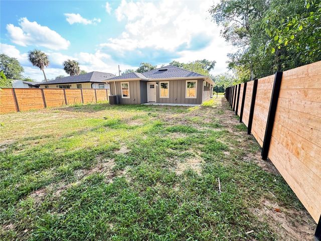 823 NW 13TH AVENUE, Ocala, FL 34475