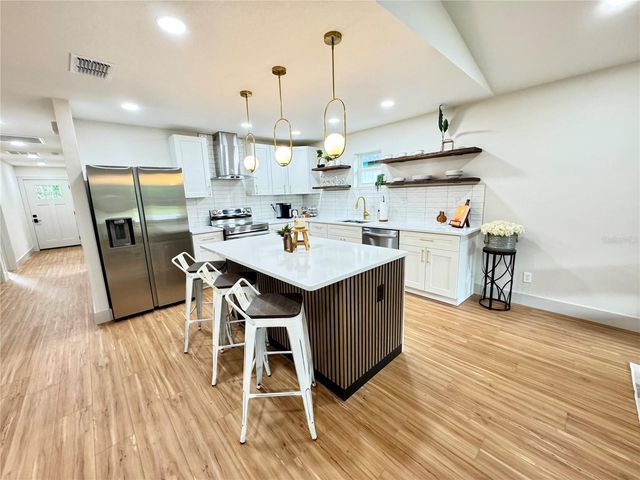823 NW 13TH AVENUE, Ocala, FL 34475