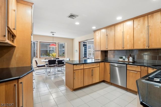 301 Denman Rd, Cranford Twp., NJ 07016