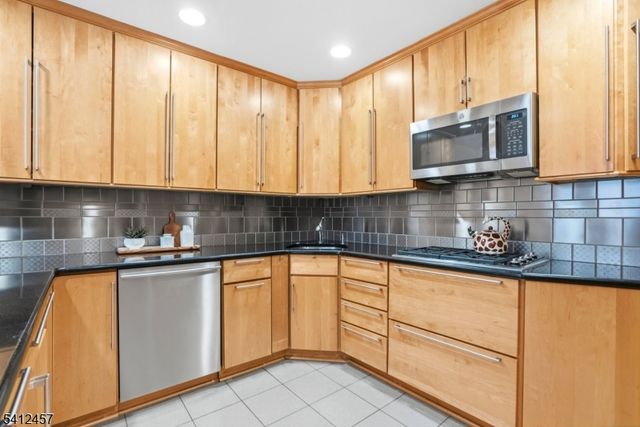 301 Denman Rd, Cranford Twp., NJ 07016