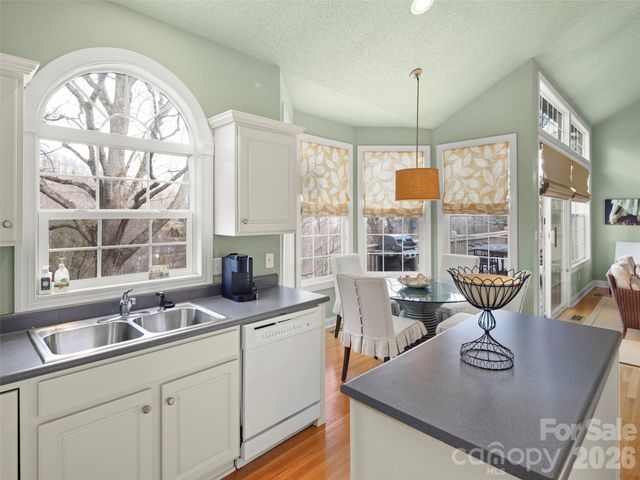 109 Poppy Lane, Asheville, NC 28803