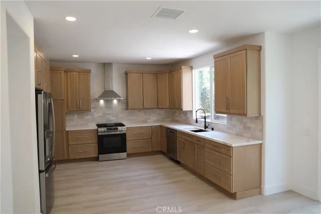 131 Brooks Court, Simi Valley, CA 93065
