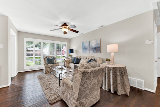 8835 Larchwood Drive, Dallas, TX 75238