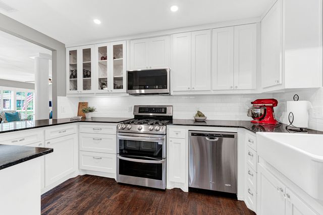 8835 Larchwood Drive, Dallas, TX 75238