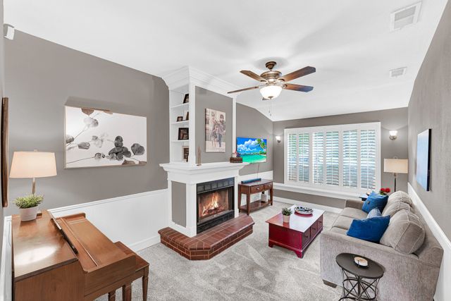 8835 Larchwood Drive, Dallas, TX 75238