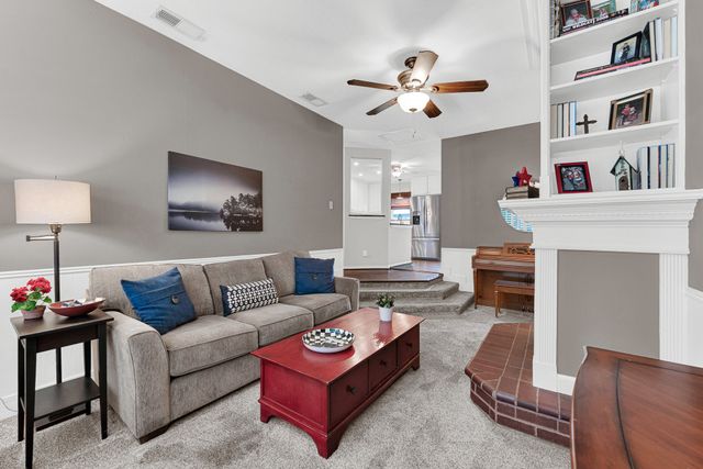 8835 Larchwood Drive, Dallas, TX 75238
