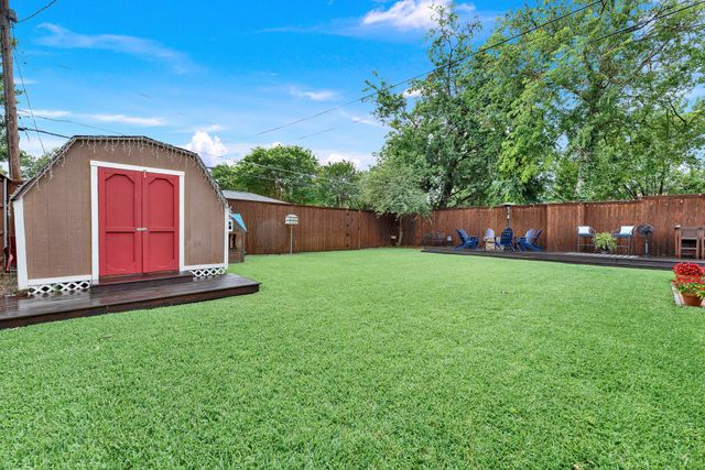 8835 Larchwood Drive, Dallas, TX 75238