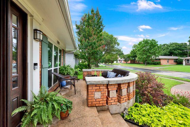 8835 Larchwood Drive, Dallas, TX 75238