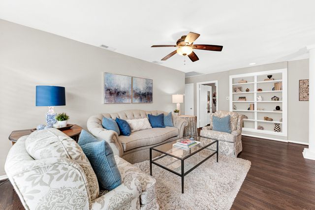 8835 Larchwood Drive, Dallas, TX 75238