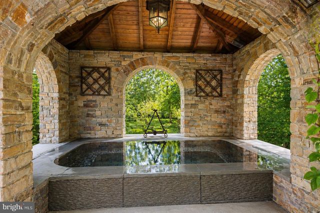 1320 HUNTSMAN LN, Gladwyne, PA 19035
