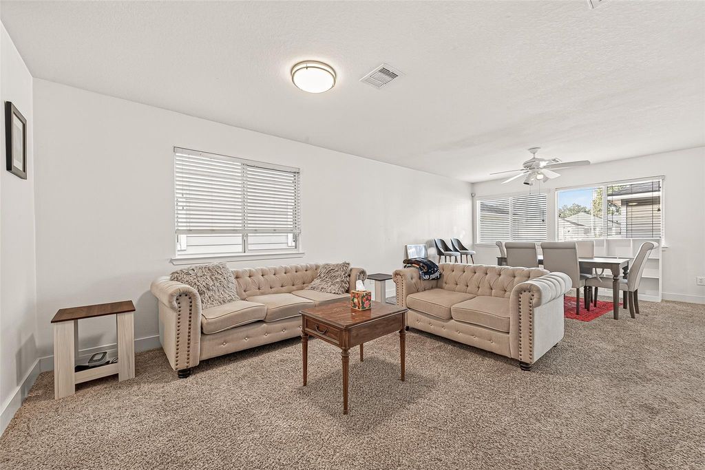 Image 12 of property listing at 6318 Torrance Elms Court, Katy, TX 77449