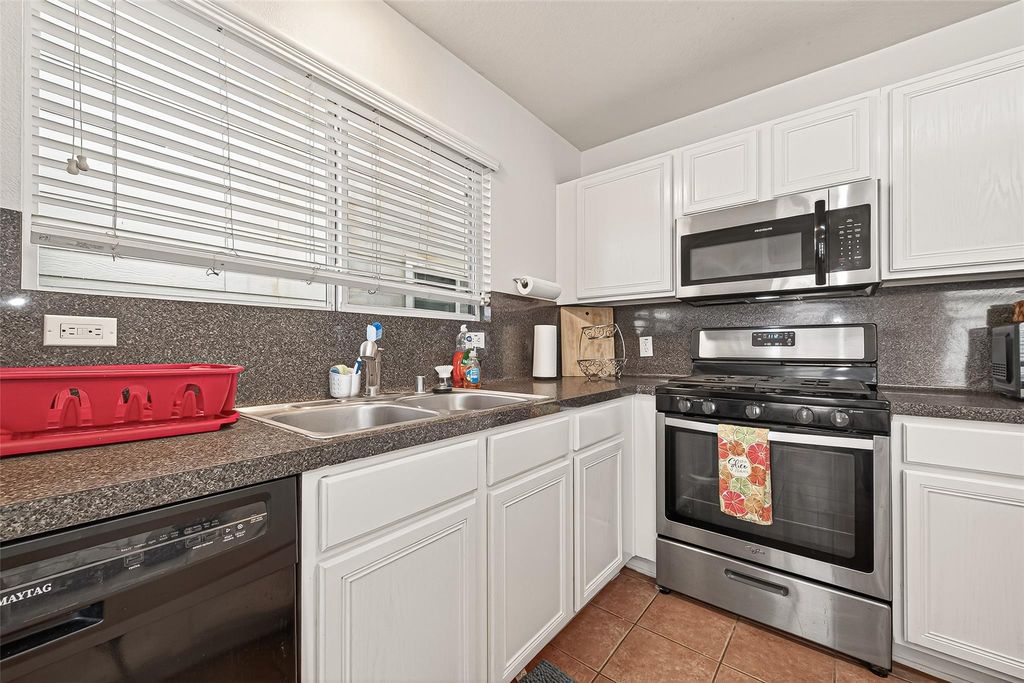 Image 22 of property listing at 6318 Torrance Elms Court, Katy, TX 77449