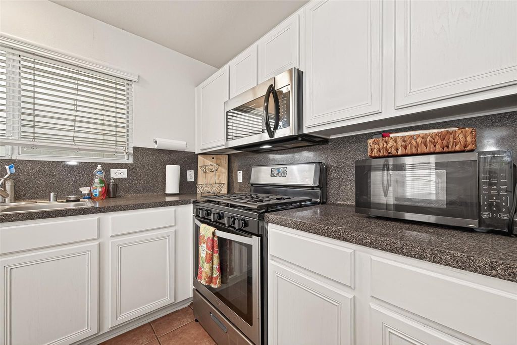 Image 25 of property listing at 6318 Torrance Elms Court, Katy, TX 77449