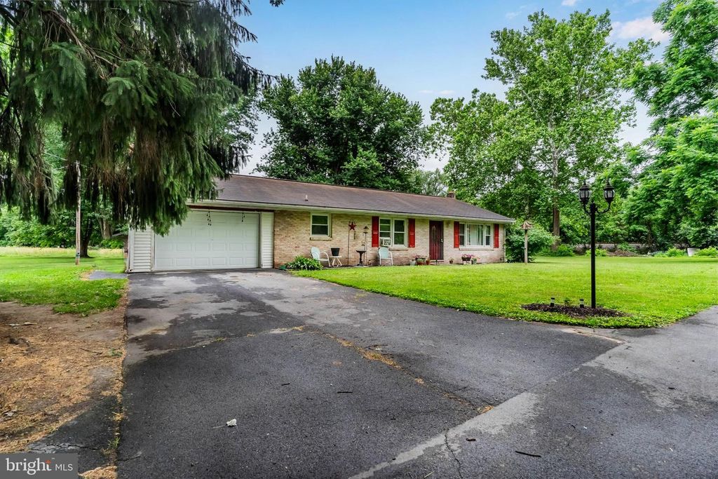 532 PINE RD, Carlisle, PA 17015