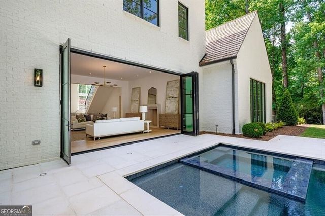 2983 Habersham Court NW, Atlanta, GA 30305