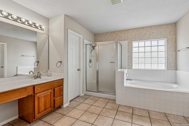 2430 Rogers Loop, San Antonio, TX 78258
