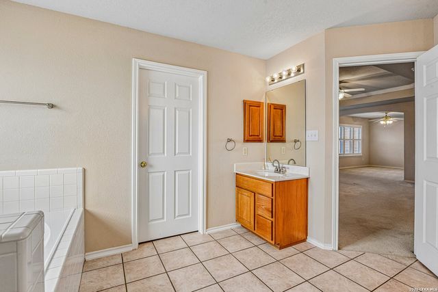 2430 Rogers Loop, San Antonio, TX 78258