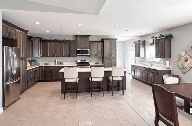 449 Skylark, San Bernardino, CA 92405