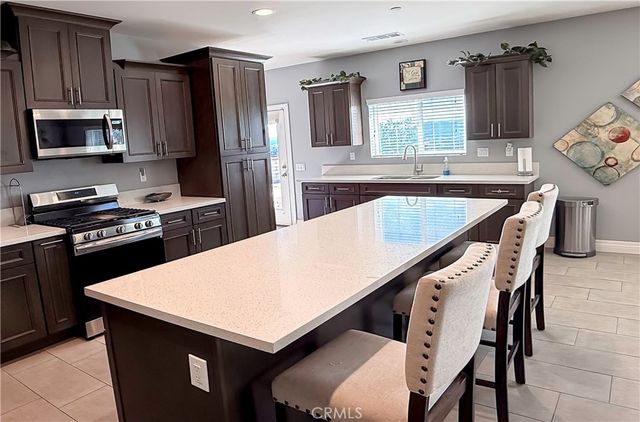 449 Skylark, San Bernardino, CA 92405