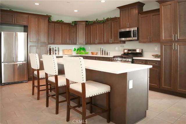 449 Skylark, San Bernardino, CA 92405