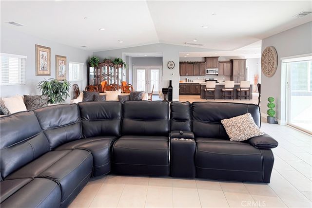 449 Skylark, San Bernardino, CA 92405