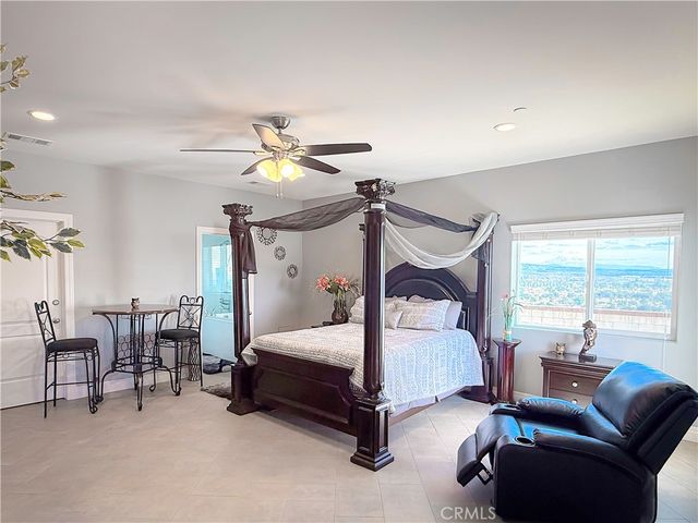 449 Skylark, San Bernardino, CA 92405