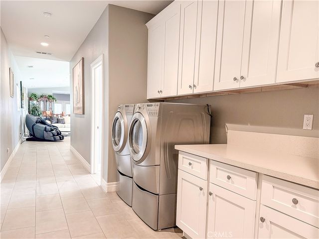 449 Skylark, San Bernardino, CA 92405