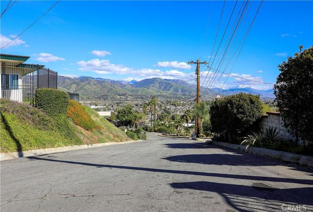 449 Skylark, San Bernardino, CA 92405