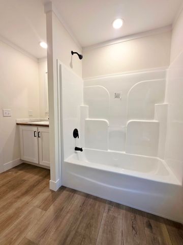 116 Navajo CIR, Henry, VA 24102