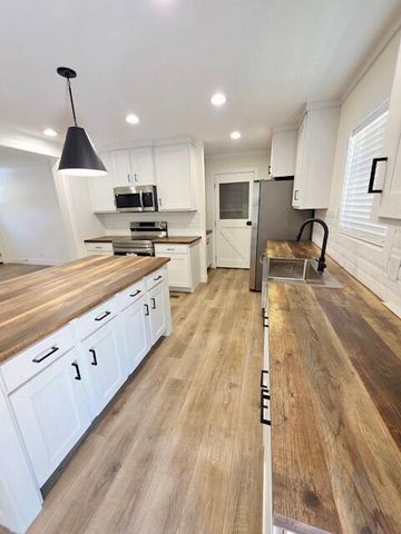 116 Navajo CIR, Henry, VA 24102
