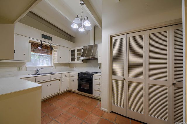 2923 Albin, San Antonio, TX 78209