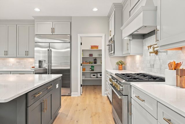 810 Westchester Cir, Hendersonville, TN 37075
