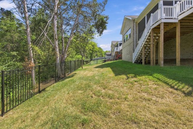 810 Westchester Cir, Hendersonville, TN 37075