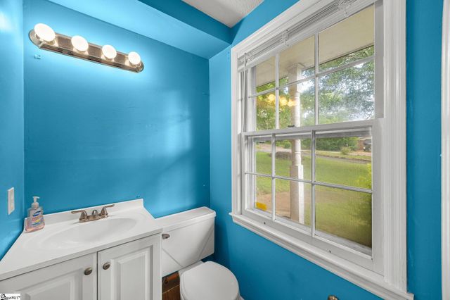 101 Hendrix Court, Boiling Springs, SC 29316