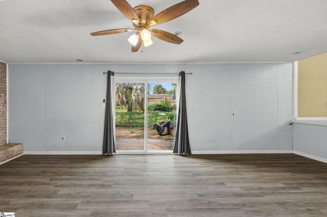 101 Hendrix Court, Boiling Springs, SC 29316