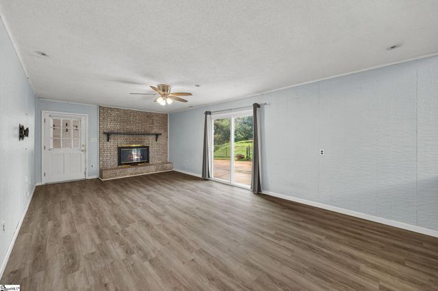101 Hendrix Court, Boiling Springs, SC 29316