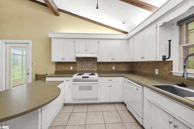 101 Hendrix Court, Boiling Springs, SC 29316