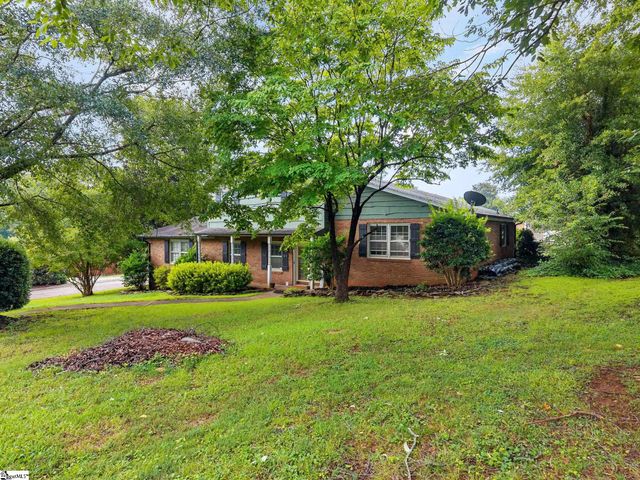 101 Hendrix Court, Boiling Springs, SC 29316
