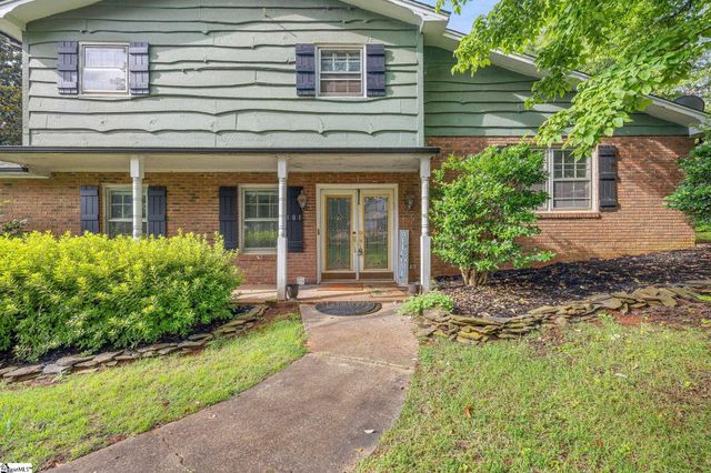 101 Hendrix Court, Boiling Springs, SC 29316