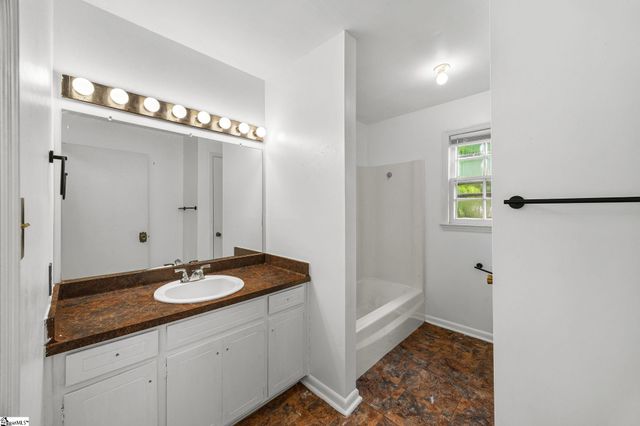 101 Hendrix Court, Boiling Springs, SC 29316