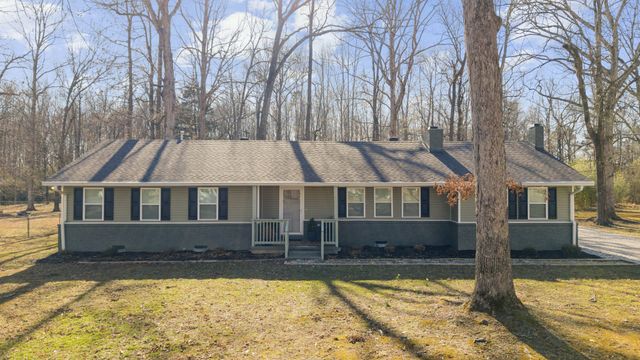 221 Jackson Cir, Tullahoma, TN 37388