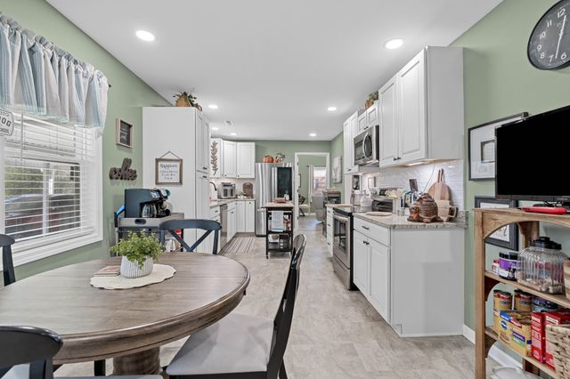 221 Jackson Cir, Tullahoma, TN 37388