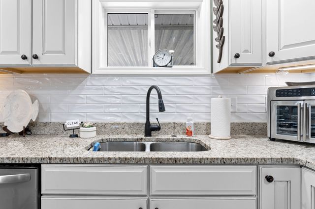 221 Jackson Cir, Tullahoma, TN 37388