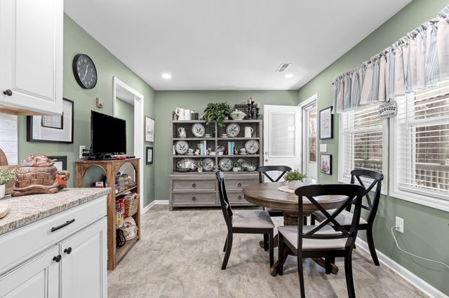 221 Jackson Cir, Tullahoma, TN 37388