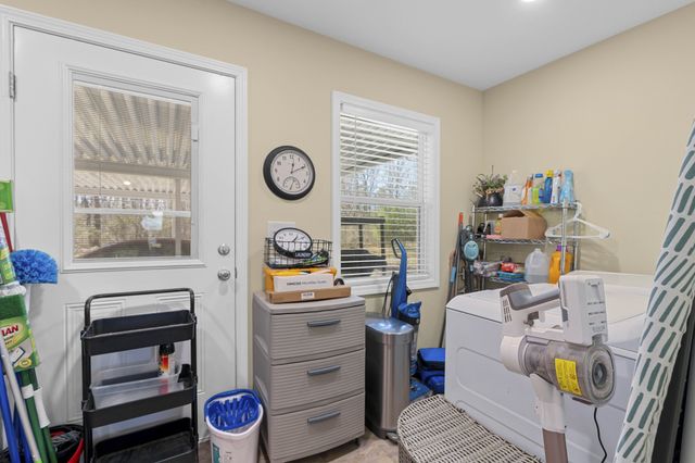 221 Jackson Cir, Tullahoma, TN 37388