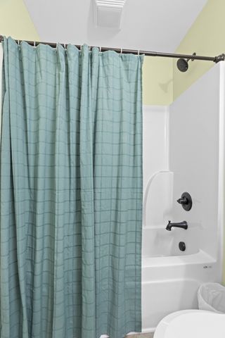 221 Jackson Cir, Tullahoma, TN 37388