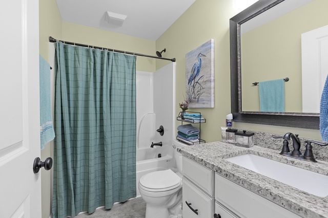 221 Jackson Cir, Tullahoma, TN 37388