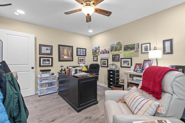 221 Jackson Cir, Tullahoma, TN 37388